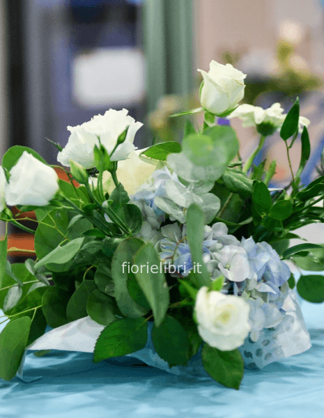 Centrotavola con candela » Fiori a Montopoli in Val d'arno. Fiorista a  Montopoli per invio e consegna a domicilio di fiori e piante.